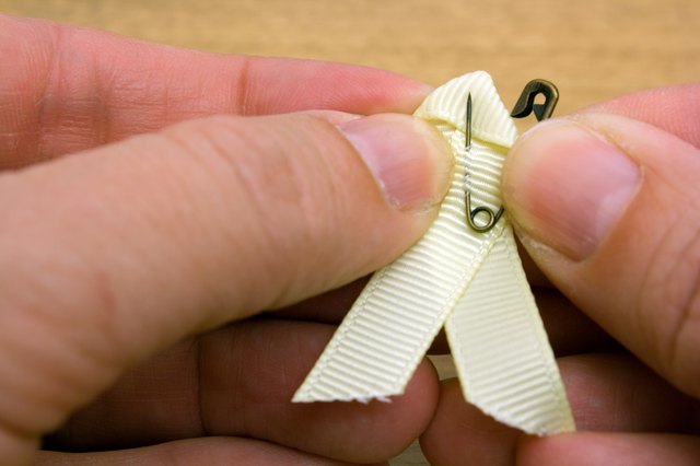 how-to-make-a-cancer-awareness-ribbon-with-pictures-ehow