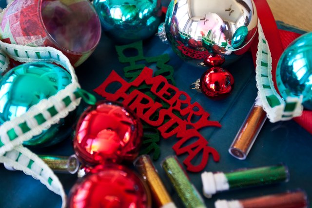 Homemade Christmas Party Favors (with Pictures) | eHow