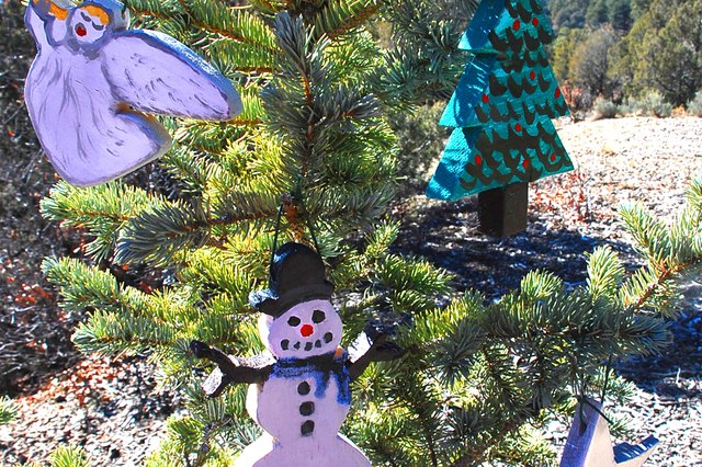 How to Make Wooden Outdoor Christmas Decorations(Tamarra Feeley/Demand 