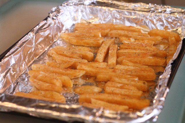 the-best-way-to-cook-frozen-french-fries-with-pictures-ehow