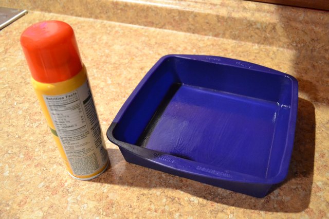 how-to-use-silicone-baking-molds-with-pictures-ehow