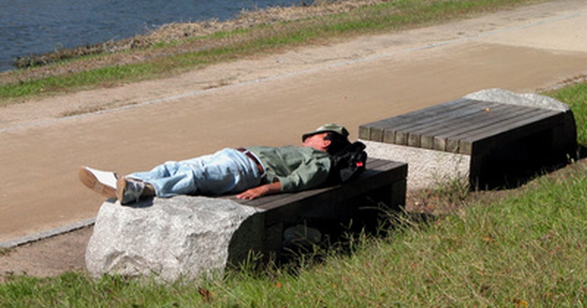 How to find homeless shelters &amp; women�s shelters that