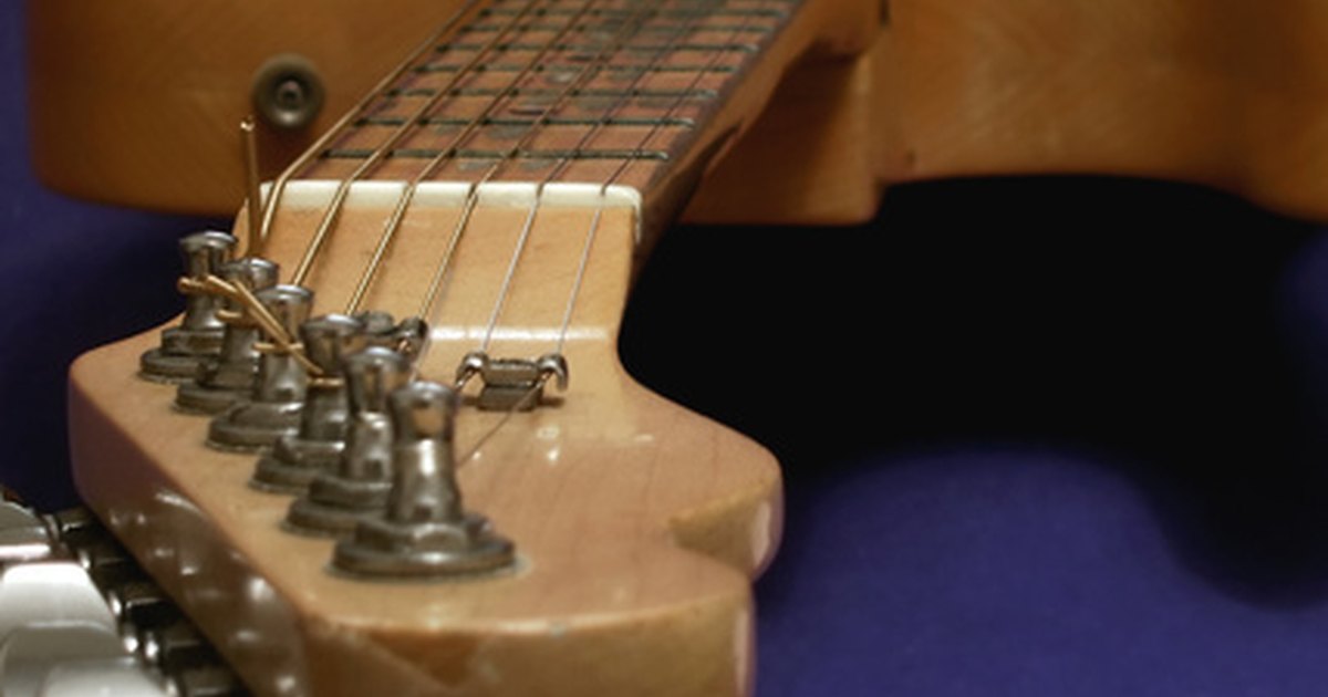 Fender Locking Tuners >> How to Install Sperzel Locking Tuners on a Fender ... Fender Locking Tuners >> How to Install Sperzel Locking Tuners on a Fender ...