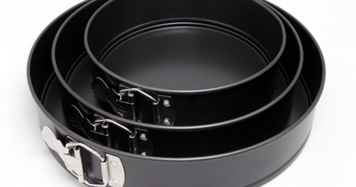 what-are-the-dangers-of-scratched-teflon-cookware-ehow-uk