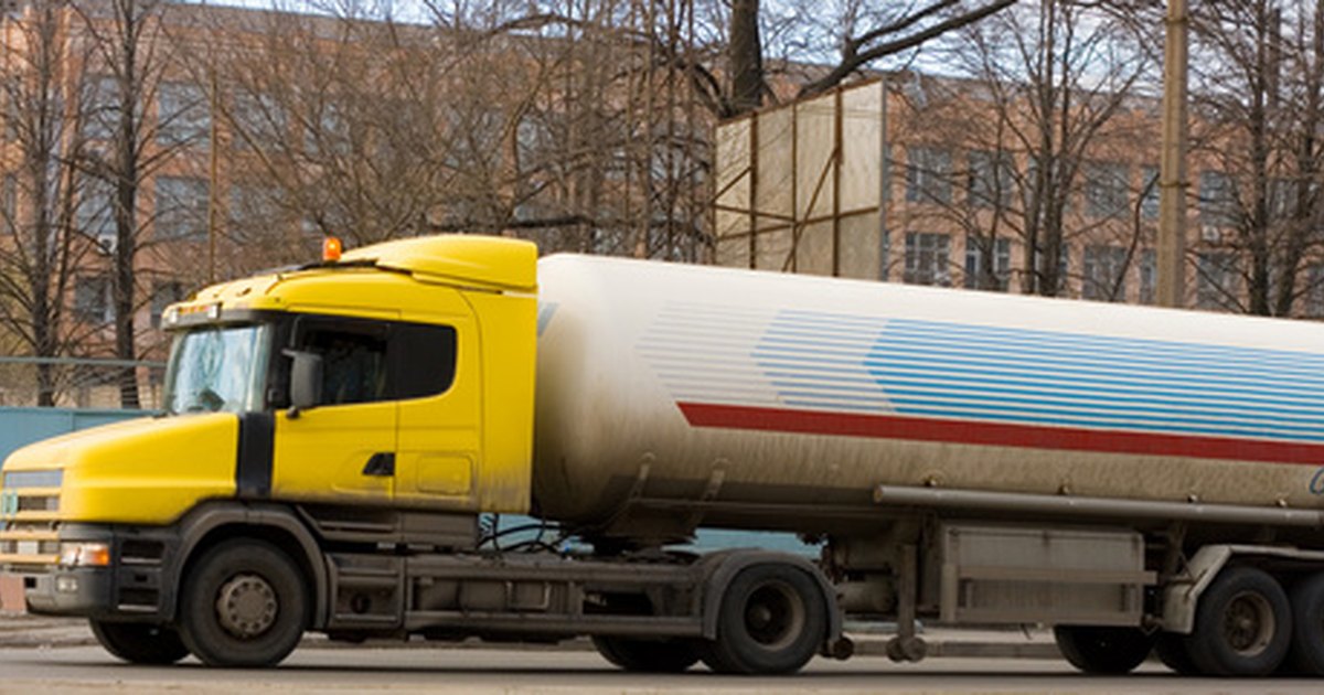 How much gas does a tanker truck hold? eHow UK