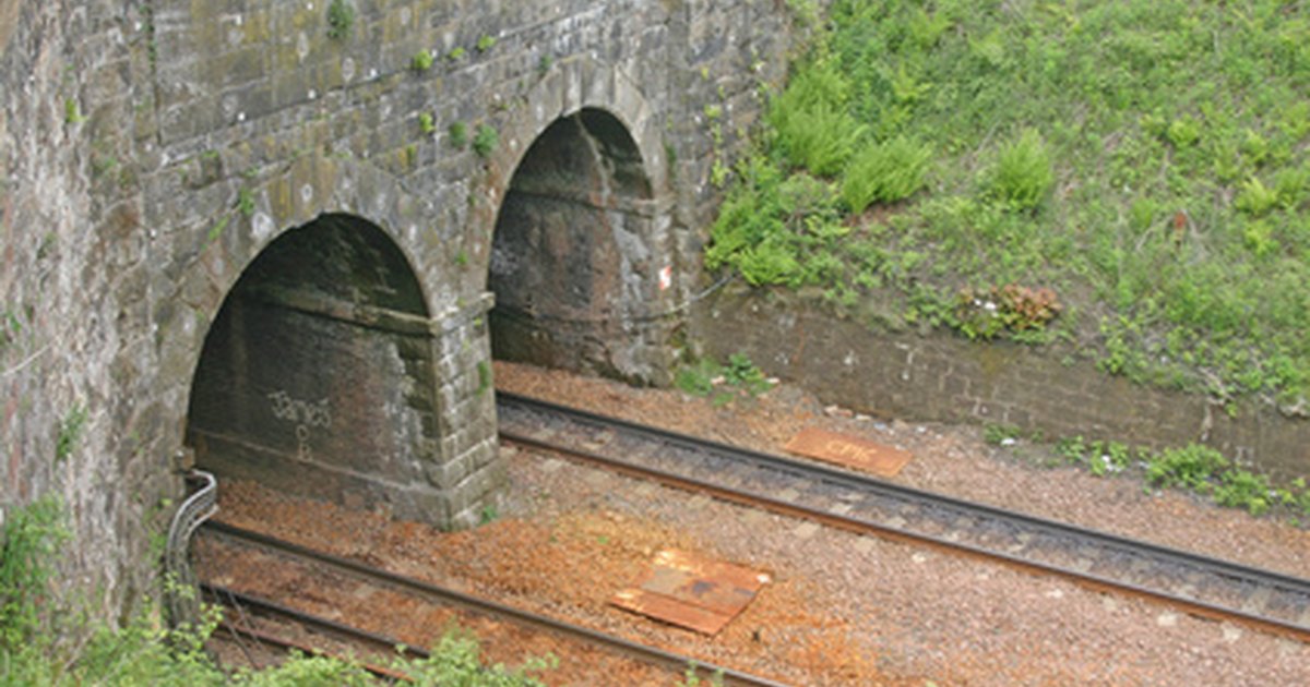 how-deep-is-the-channel-tunnel-ehow-uk