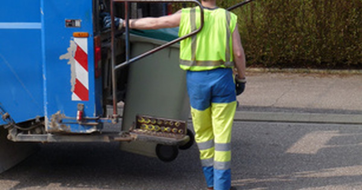 the-average-garbage-man-salary-ehow-uk