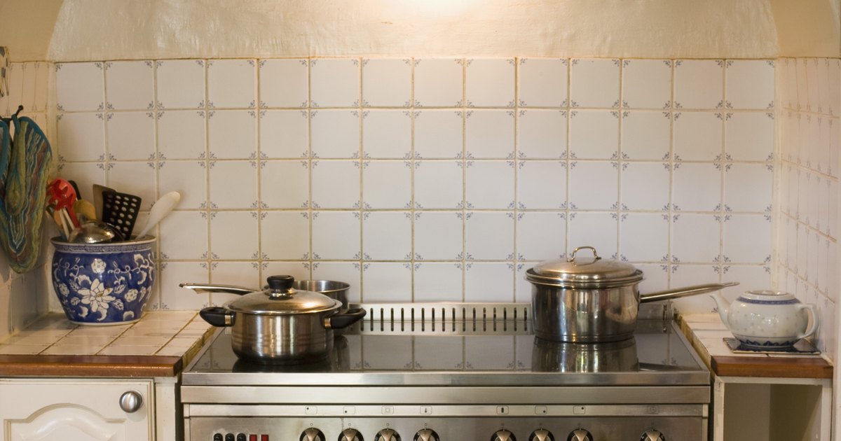 Opciones para crear una despensa en una cocina pequeña | eHow en Español