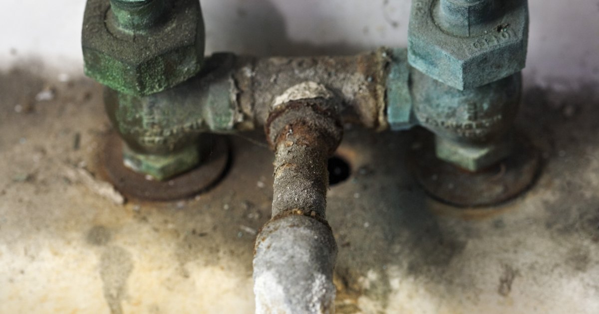 How to loosen a corroded faucet eHow UK