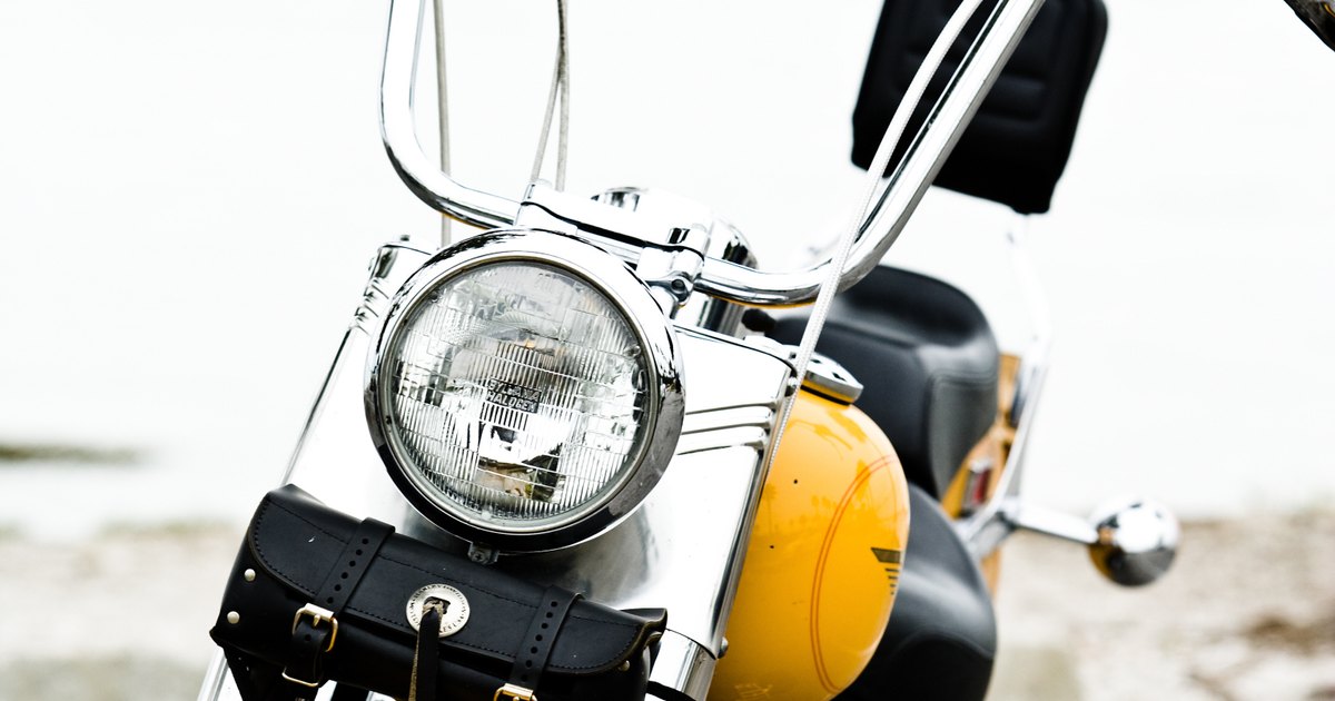 How to Wire Auxiliary Lights to a Motorcycle | eHow UK