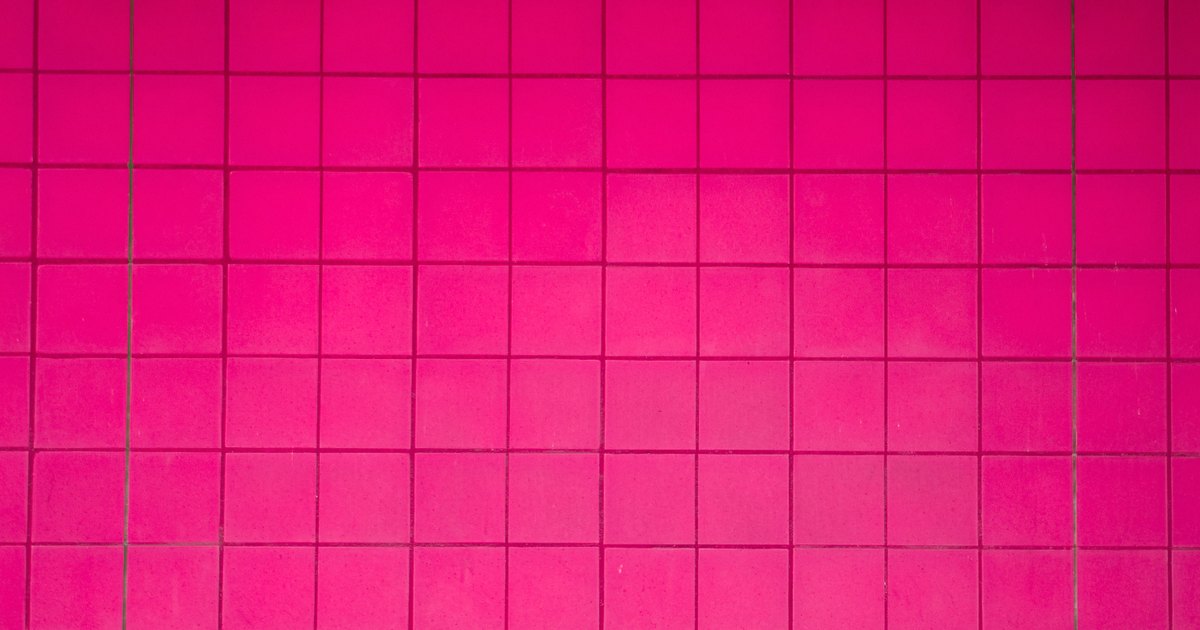 La mejor combinación de colores para baño con azulejos rosados | eHow