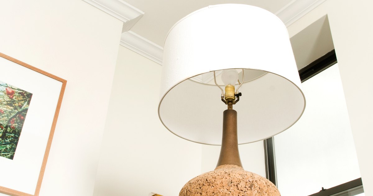 How to change the colour of lamp shades | eHow UK