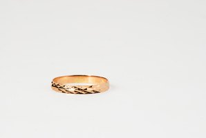 Wedding ring edicate
