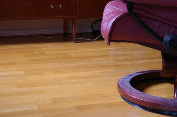 Cómo afectan los muebles pesados a los pisos flotantes laminados ...