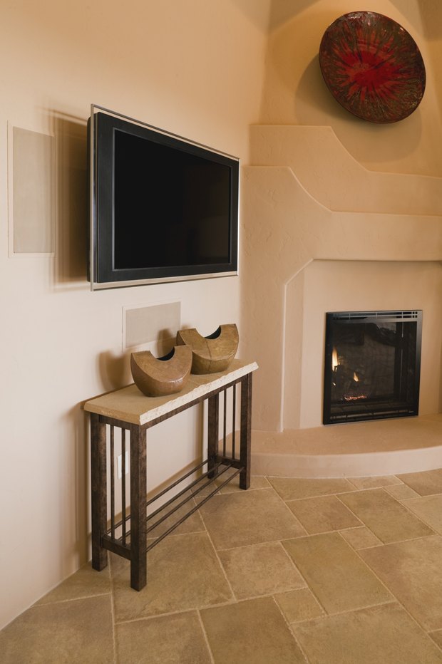 Cómo decorar una gran pared, una chimenea y un centro de ...