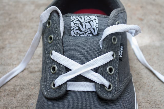 How to Make Cool Designs With Shoelaces for Vans | eHow