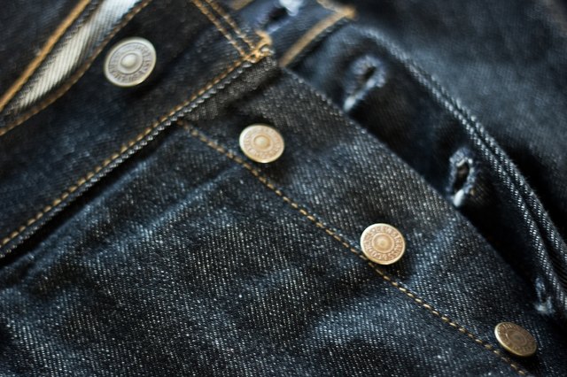 What Is the Difference Between Levi 505 & 501 Jeans? | eHow