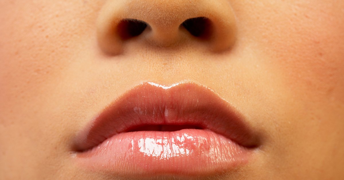 Уголки рта вниз. Красивые губки. Аккуратные губы. Красивая форма губ.